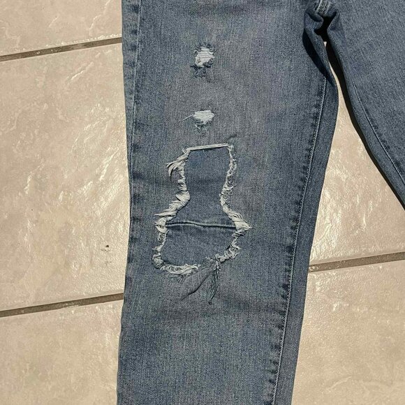OLD NAVY WOMEN DISTRESSED HIGH RISE‎ O.G. STRAIGHT LIGHT WASH SIZE 6 - Picture 6 of 11